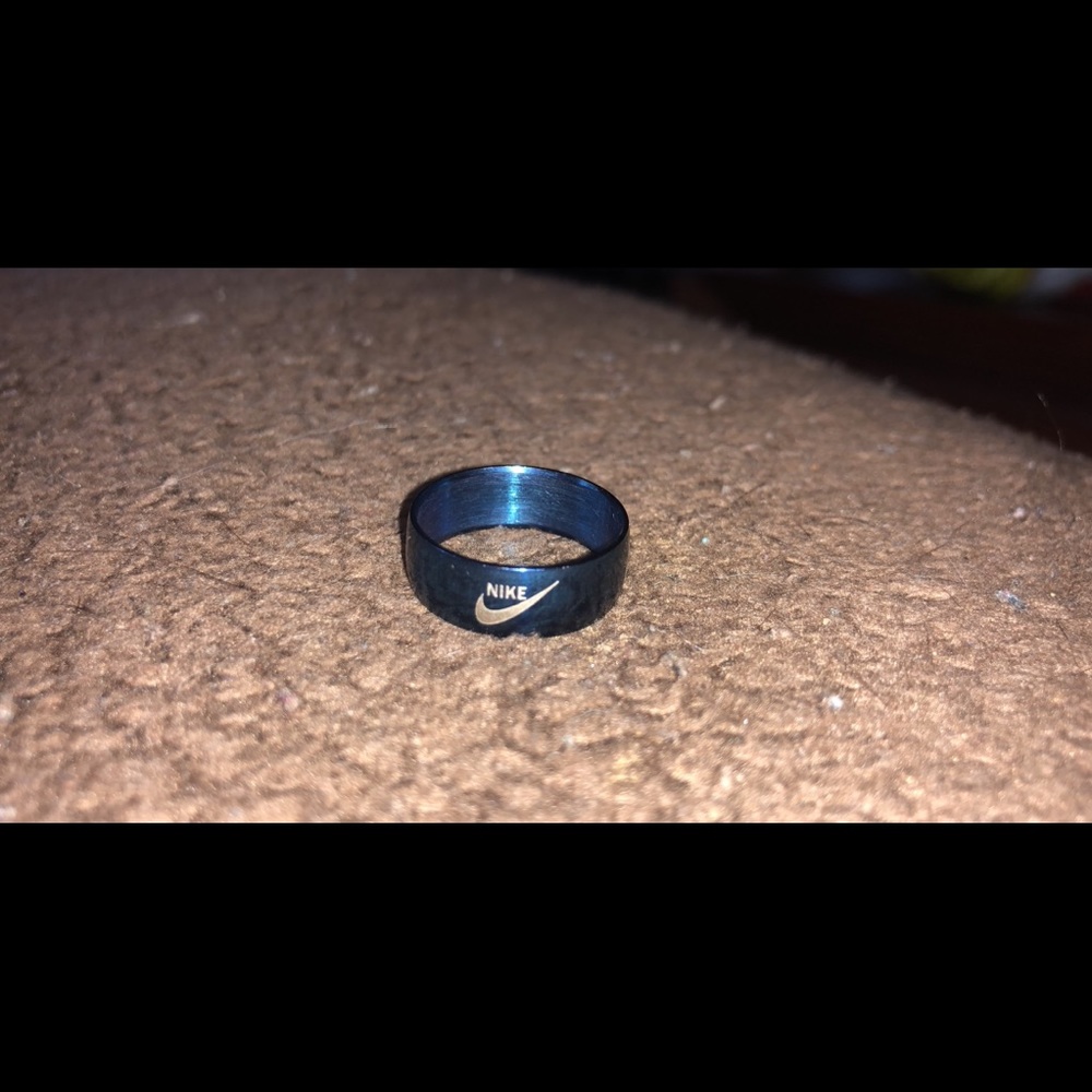Nike Ring